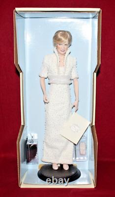 17 Diana Princess Of Wales Porcelain Portrait Doll by Franklin MintNo COA, NRFB