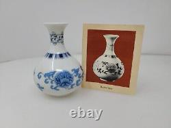 1981 Franklin Mint Porcelain Imperial Dynasty Mini Vase Complete 12 Japan Shelf