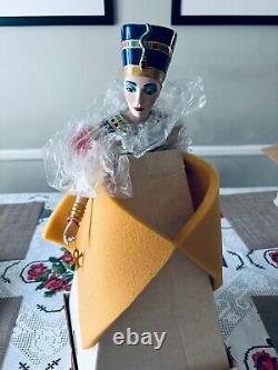 1987 Franklin Mint Egyptian Queen Nefertiti Hand Painted Porcelain Statue 23