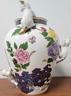 1989 Franklin Mint The Vase of the Imperial Cats by Toshiharu Kitagawa WithStand