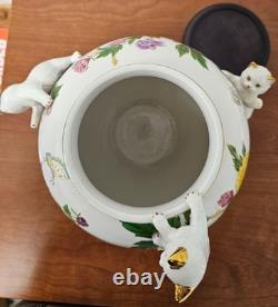 1989 Franklin Mint The Vase of the Imperial Cats by Toshiharu Kitagawa WithStand