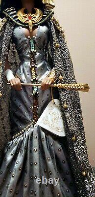 1997 Franklin Mint CLEOPATRA porcelain doll. 14 karat gold trim