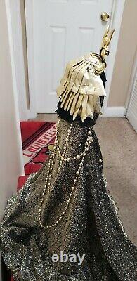 1997 Franklin Mint CLEOPATRA porcelain doll. 14 karat gold trim