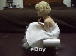 2001 Franklin Mint Love Marilyn Monroe Porcelain Portrait Doll Satin Seat Chair