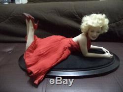 2002 Franklin Mint Forever Marilyn Monroe Porcelain Portrait Dress Doll & Stand