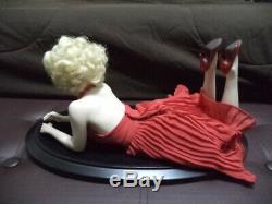 2002 Franklin Mint Forever Marilyn Monroe Porcelain Portrait Dress Doll & Stand