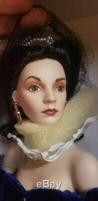 23 in. Porcelain/cloth Franklin Mint Scarlett doll Blue Dress Gone with the Wind