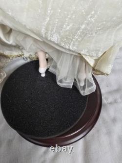 ALEKSANDRA The Faberge Winter Bride Doll 18 With Stand Franklin Mint FHD