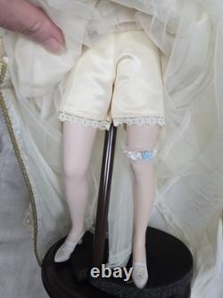 ALEKSANDRA The Faberge Winter Bride Doll 18 With Stand Franklin Mint FHD