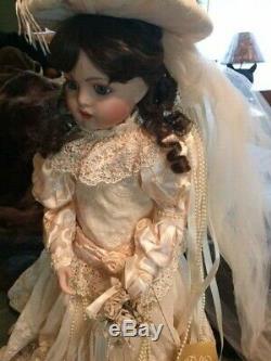 Be`be' Bru' Victorian Heirloom Bride Doll Franklin Mint