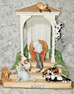 Carol Lawson THE QUEEN and HER COURT Figurine 9 Cats in a Gazebo Franklin Mint