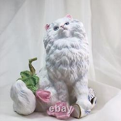 Cat Figurine Persian Franklin Porcelain Large Vintage 1992