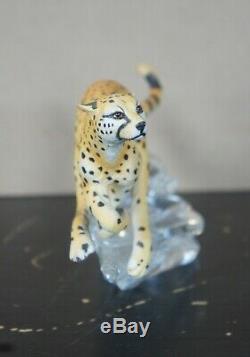 Cats of the World by Franklin Mint Porcelain Cheetah Figurine on Crystal Base