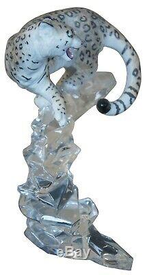 Cats of the World by Franklin Mint Porcelain Snow Leopard Figurine Crystal Base