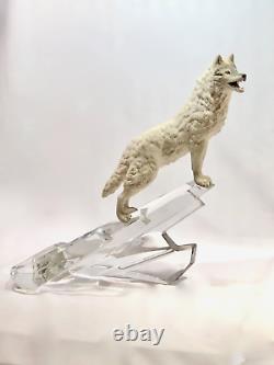 Cry of the North by Franklin Mint Arctic Wolf Figurine on Lead Crystal Base