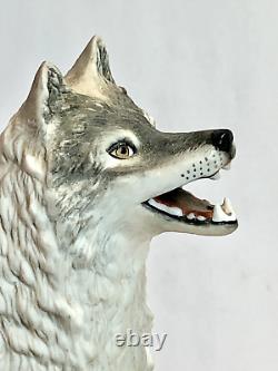 Cry of the North by Franklin Mint Arctic Wolf Figurine on Lead Crystal Base