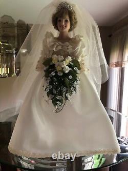 Danbury Mint Princess Diana porcelain/Wedding Dress doll