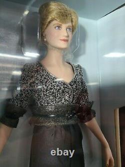 Diana Princess of Wales Franklin Mint Porcelain Portrait Doll NRFB/MINT