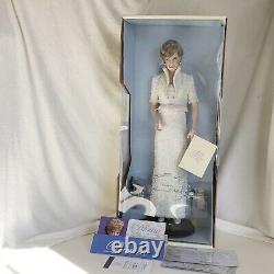 Diana, Princess of Wales Porcelain Portrait Doll, fr Franklin Mint, NRFB