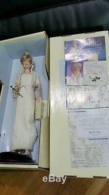 Diana Princess of Wales Portrait Porcelain Doll Franklin Mint 1998 Open Box