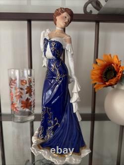 Diana Vreeland Elegance of Paris Fine Bisque Porcelain Figurine Franklin Mint