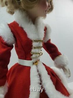 Doll FRANKLIN MINT Heirloom HOLLY Christmas Seal 17