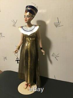 Egyptian Queen Nefertiti Franklin NEW in box Heirloom 23 Porcelain Doll