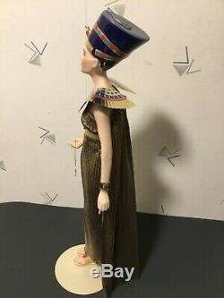 Egyptian Queen Nefertiti Franklin NEW in box Heirloom 23 Porcelain Doll