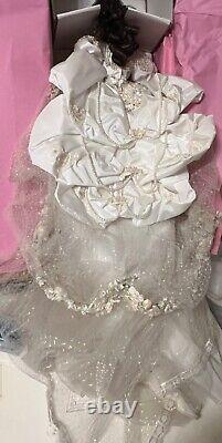 Exquisite Franklin Mint porcelain bride doll by Maryse Nicole
