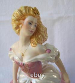 Exquisite Large Franklin Mint CINDERELLA Porcelain Figurine with Box and COA