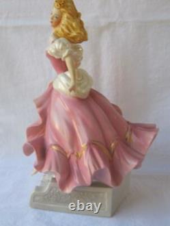 Exquisite Large Franklin Mint CINDERELLA Porcelain Figurine with Box and COA