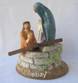 Exquisite Large Franklin Mint JESUS THE ROAD TO CALVARY Porcelain Figurine