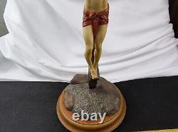 Exquisite Large Franklin Mint THE CRUCIFIXION Jesus Porcelain Figurine With Base