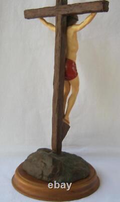 Exquisite Large Franklin Mint THE CRUCIFIXION Jesus Porcelain Figurine with Base