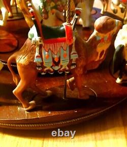 FRANKLIN MINT CAROUSEL 12 PORCELAIN ANIMALS WITH DISPLAY TURNTABLE 1980's