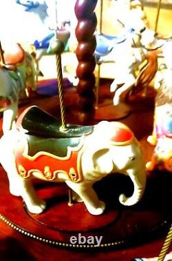 FRANKLIN MINT CAROUSEL 12 PORCELAIN ANIMALS WITH DISPLAY TURNTABLE 1980's