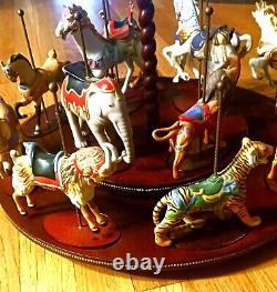 FRANKLIN MINT CAROUSEL 12 PORCELAIN ANIMALS WITH DISPLAY TURNTABLE 1980's