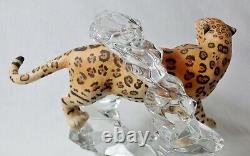 FRANKLIN MINT Cats of the World Porcelain LEOPARD Figurine on Crystal Base MINT