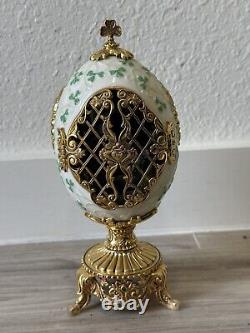 FRANKLIN MINT Faberge EMERALD ISLE Porcelain Egg Footed Irish Cross Gold Plated