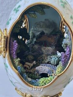FRANKLIN MINT Faberge EMERALD ISLE Porcelain Egg Footed Irish Cross Gold Plated