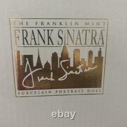 FRANK SINATRA Franklin Mint Porcelain Portrait Doll with Musical Base 17 rat pack