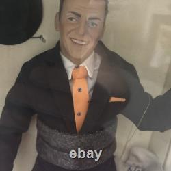 FRANK SINATRA Franklin Mint Porcelain Portrait Doll with Musical Base 17 rat pack