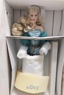 Franklin Heirloom LADY OF THE LAKE Camelot Porcelain Doll Franklin Mint 16