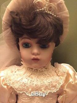 Franklin Heirloom Mint Bebe Bru 21Porcelain wedding bride Doll Robert Capia box