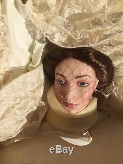 Franklin Heirloom Porcelain Queen Victoria & Albert Bride Doll In MINT + RARE