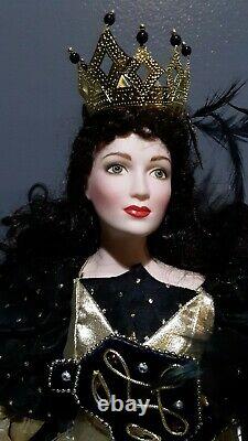 Franklin Heirloom Queen Of Diamond Doll Of The Royal Card Collection