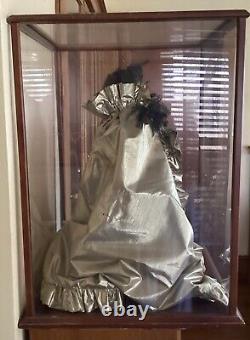 Franklin Heirloom Queen of the Masquerade Ball Porcelain Doll With Display Case