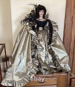 Franklin Heirloom Queen of the Masquerade Ball Porcelain Doll With Display Case
