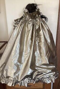 Franklin Heirloom Queen of the Masquerade Ball Porcelain Doll With Display Case