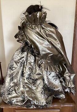 Franklin Heirloom Queen of the Masquerade Ball Porcelain Doll With Display Case